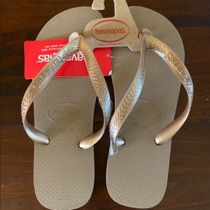 Haviana’s Rose Gold 9/10W Flip Flops